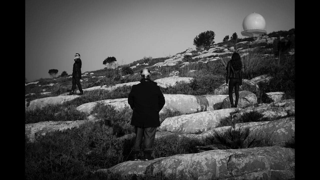 New Entity - Bajas frecuencias (Lyrics Video)