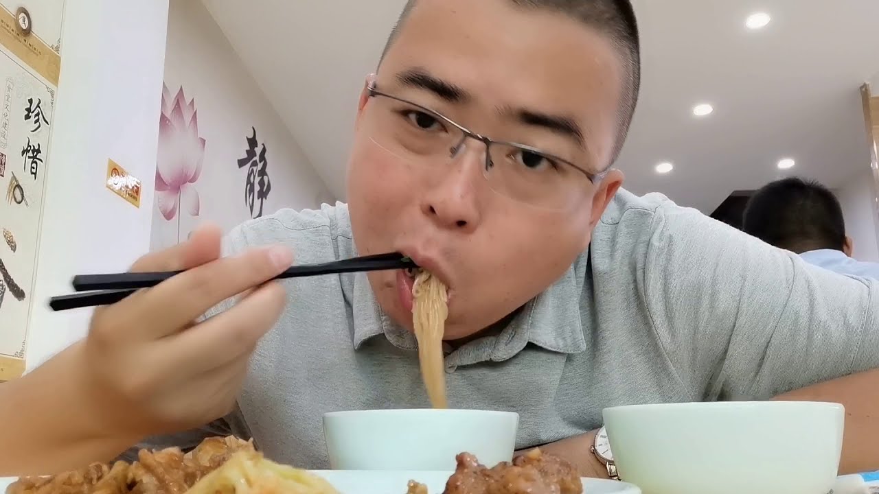 体验18元沈阳这家素食自助餐厅 40多种菜品 看着像肉吃着更像素食自助