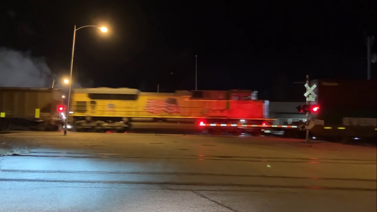 (K3HL) UP 5797 Mixed Freight Train w/ 5 Engines including Mid DPU W, Main St RR Crossing, Fremont NE
