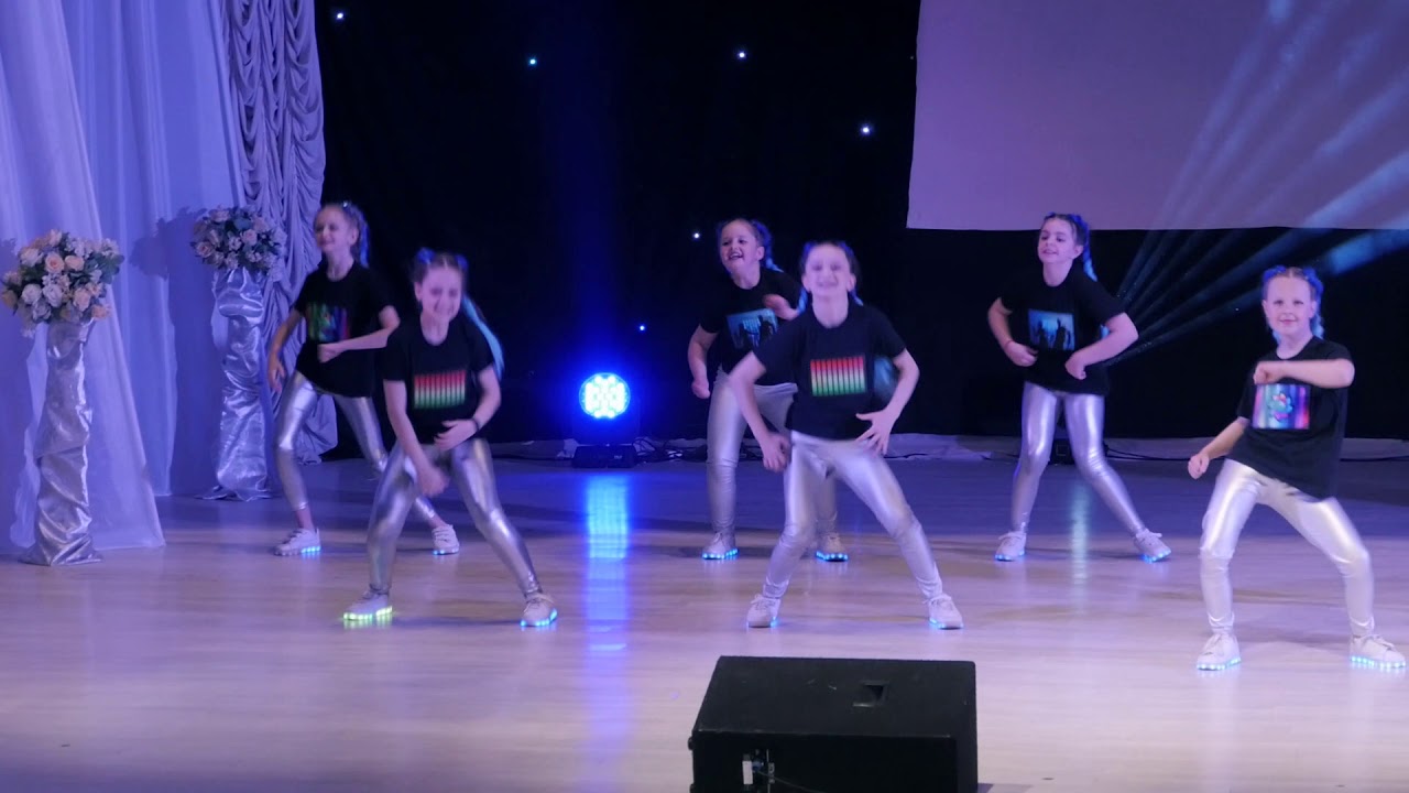 1 Tango Dance Company Emogi