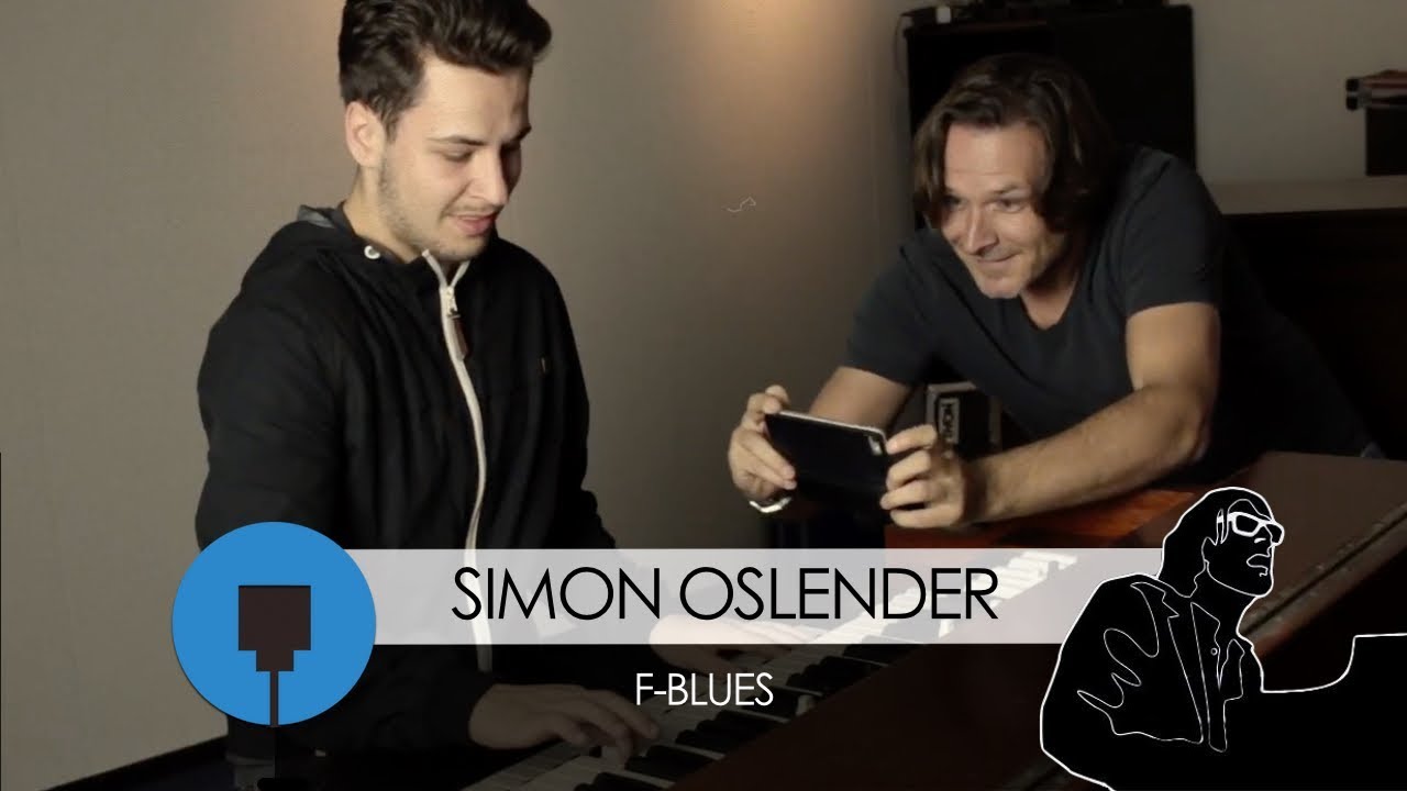 Simon Oslender playing da blues on the Montis B3