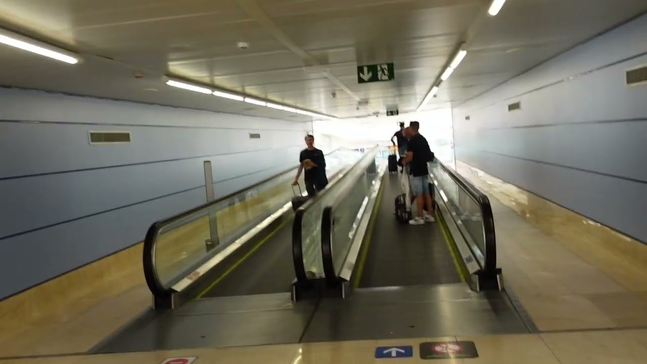 Airport Barajas in Madrid - taking the Metro to Nuevos Ministerios