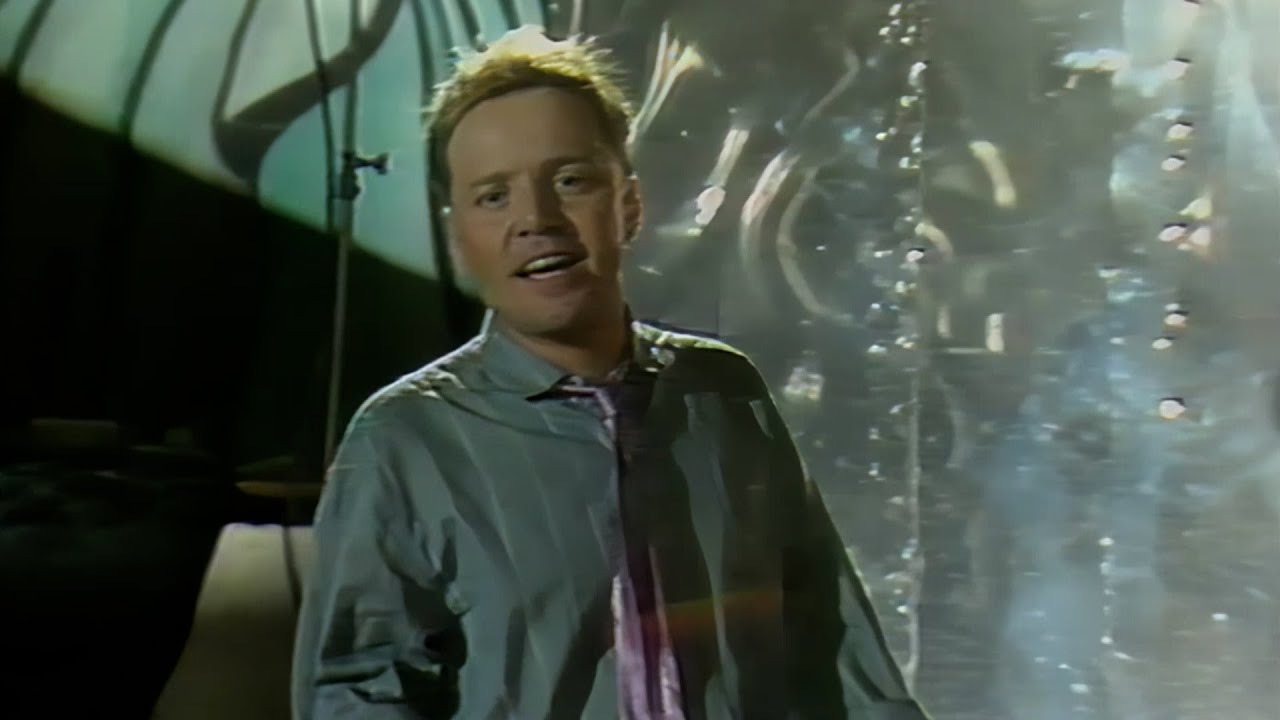 אלון אולארצ'יק - שני חלקים בתוך השלם | קליפ