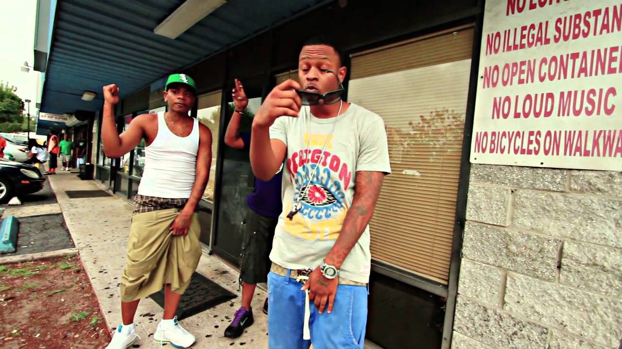 YUNG BB FT. DEE BOI - 