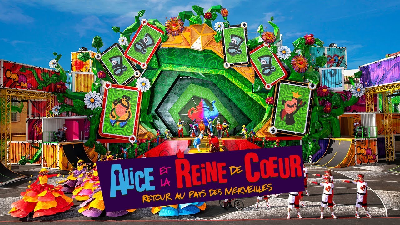 ALICE ET LA REINE DE CŒUR : RETOUR AU PAYS DES MERVEILLES. DISNEYLAND PARIS. SHOW COMPLET FACE SCÈNE