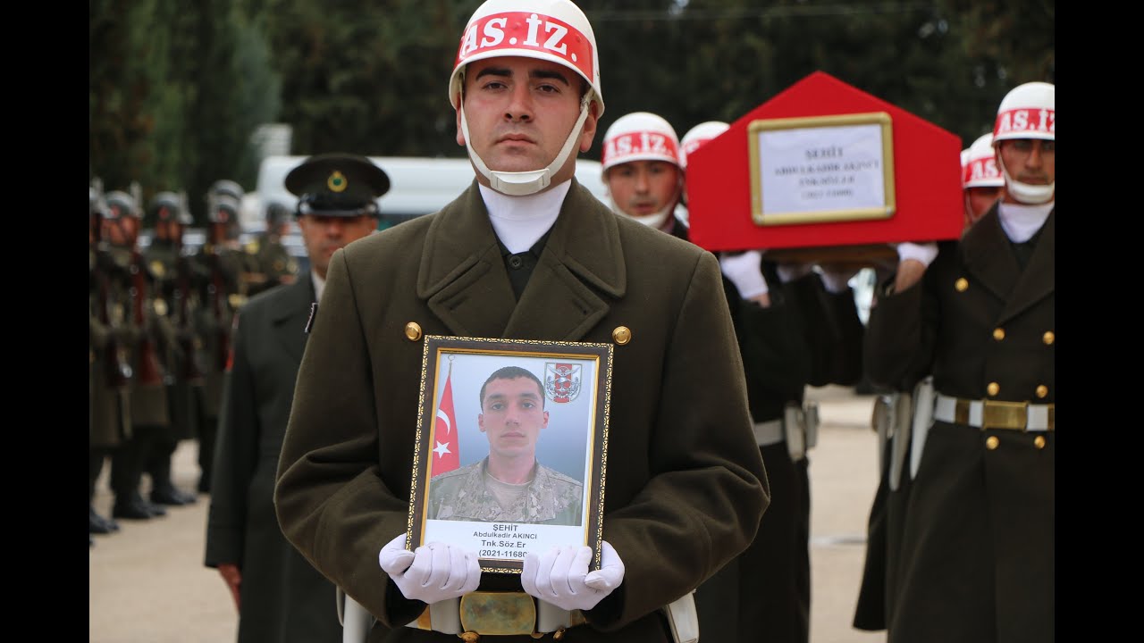 Şehit Tankçı Sözleşmeli Er Abdulkadir Akıncı, son yolculuğuna uğurlandı