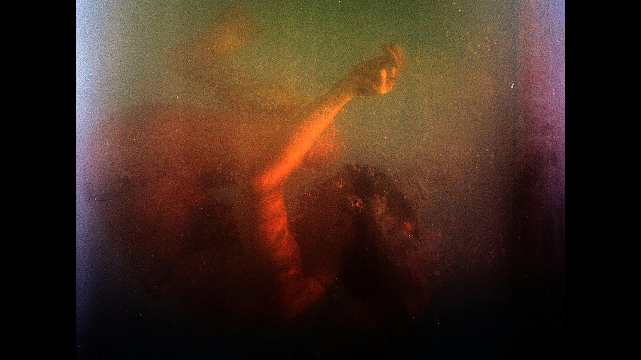 Récupération d'un homme ou d'une femme à la mer