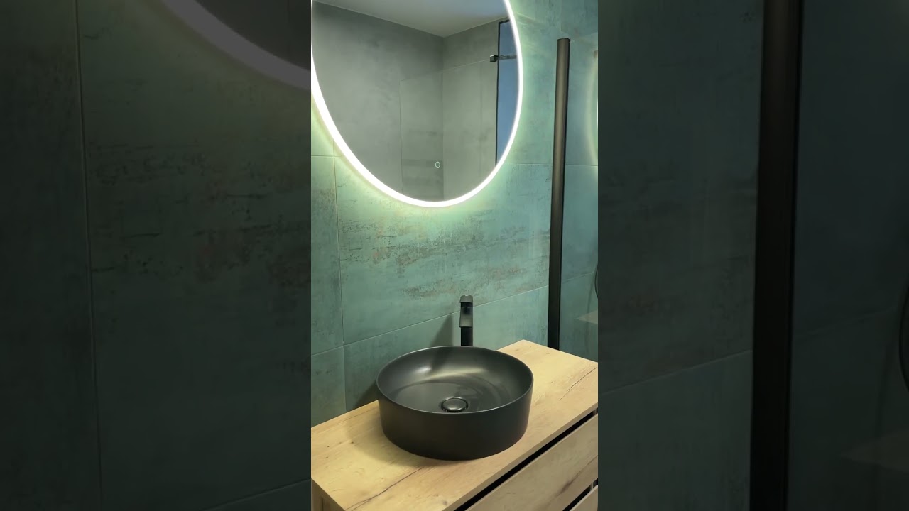 ZREKONSTRUOVAN&Aacute; KOUPELNA NA 