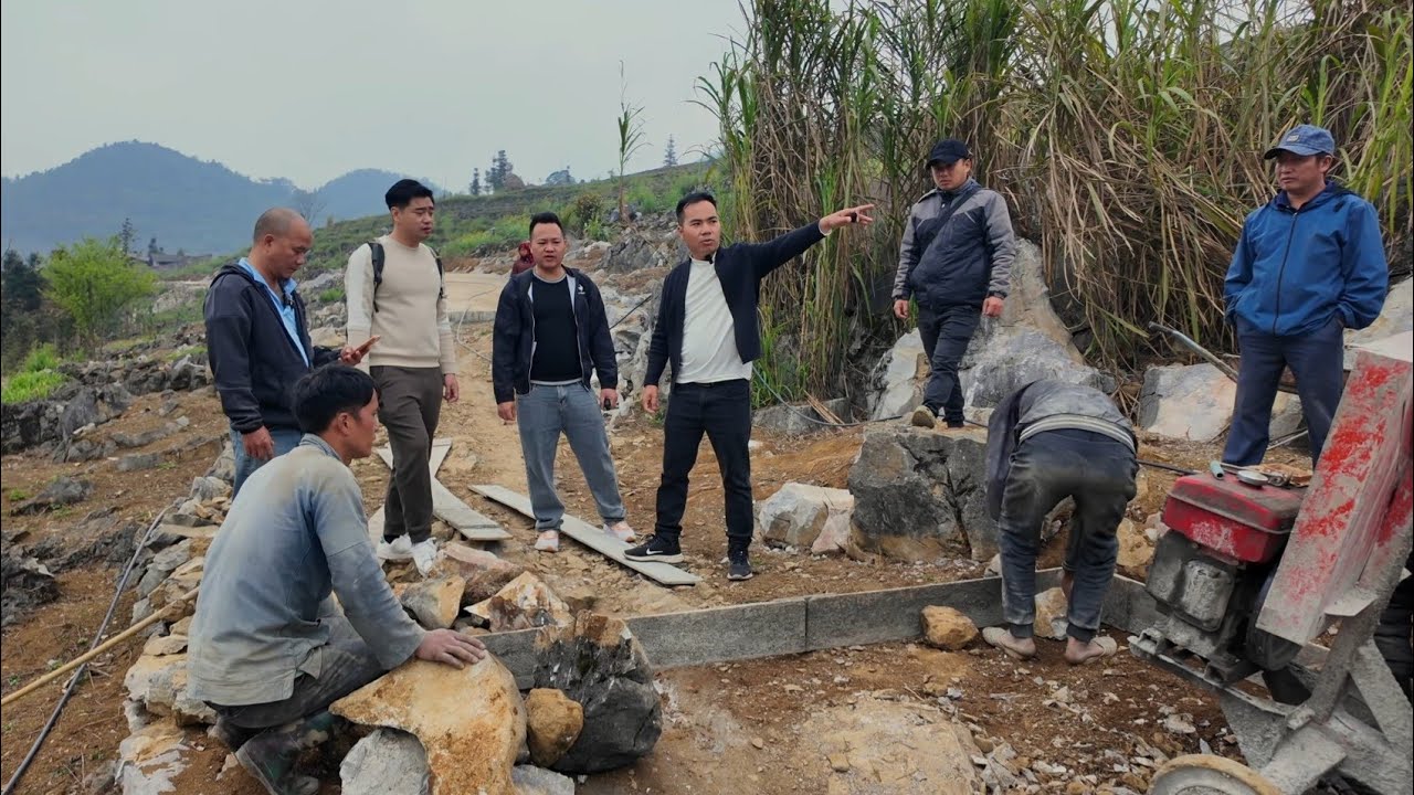 Mở Đại tiệc 3 gà lòng lợn đón anh Minh Đồng Nai tặng 3 tấn xi làm đường Sảng Chải. Nguyễn Tất Thắng