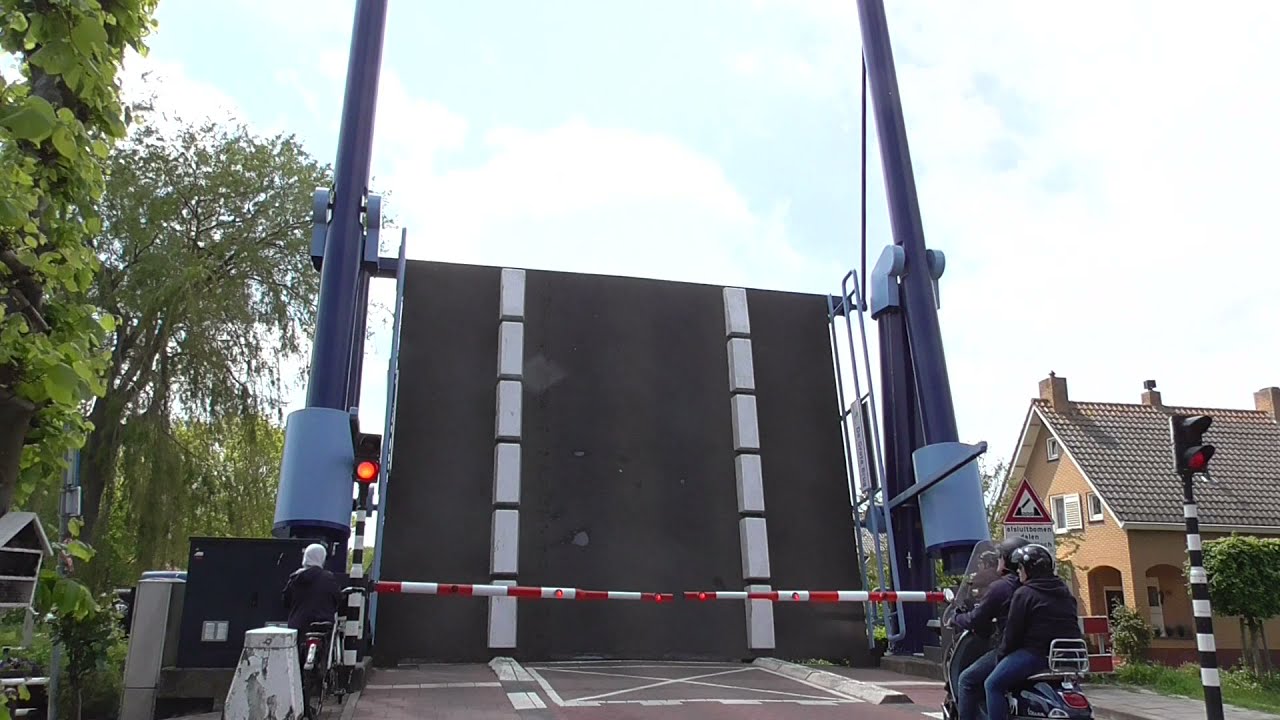 Brugopening Grote Brug Langeraar Ophaalbrug Drawbridge/ Pont-levis/ Klappbrücke