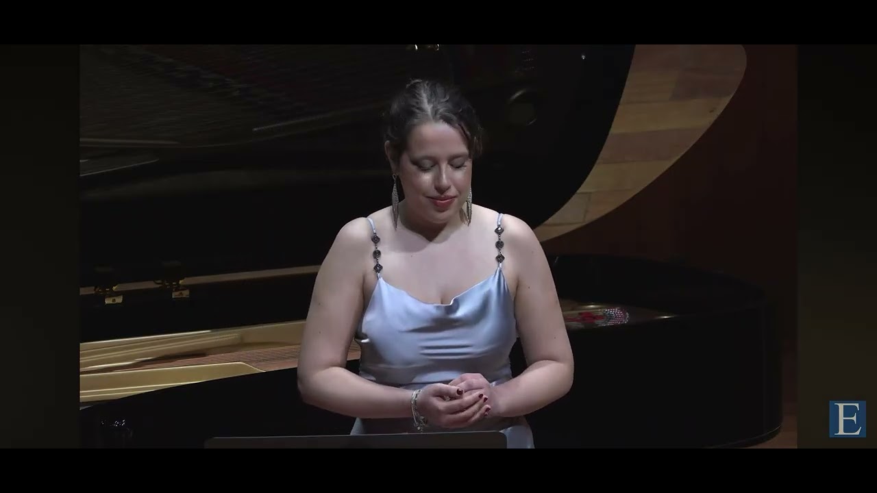 Leonor Pais - Laura Vega - “ Cantos al amor “