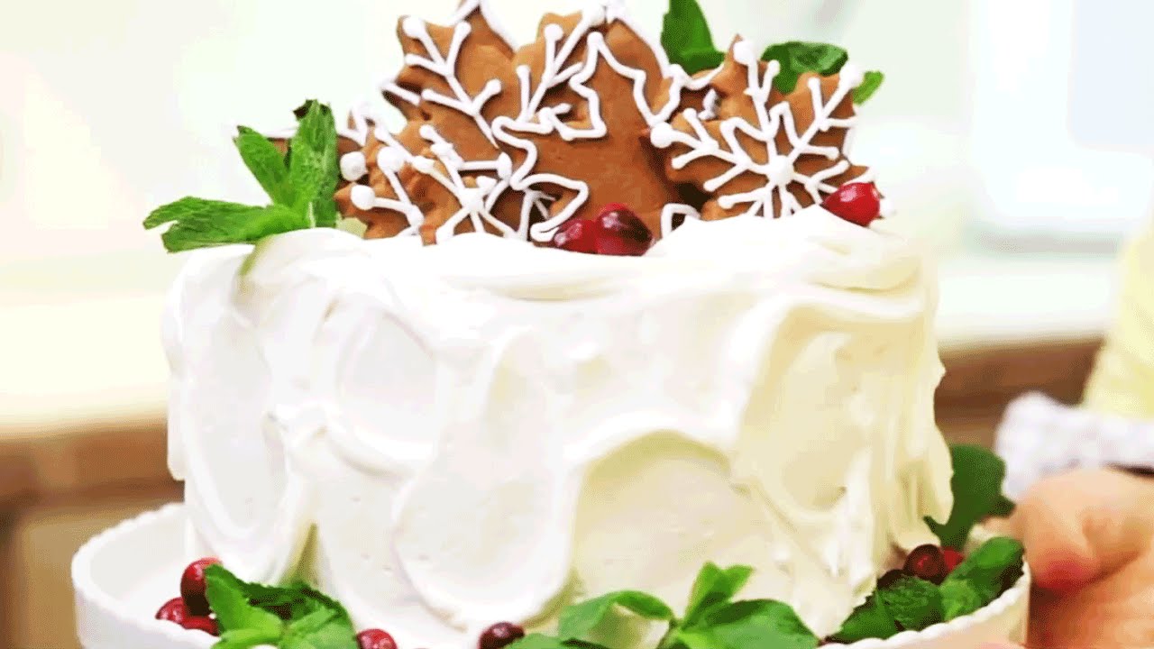 Christmas Cake Decorations | Southern Living
