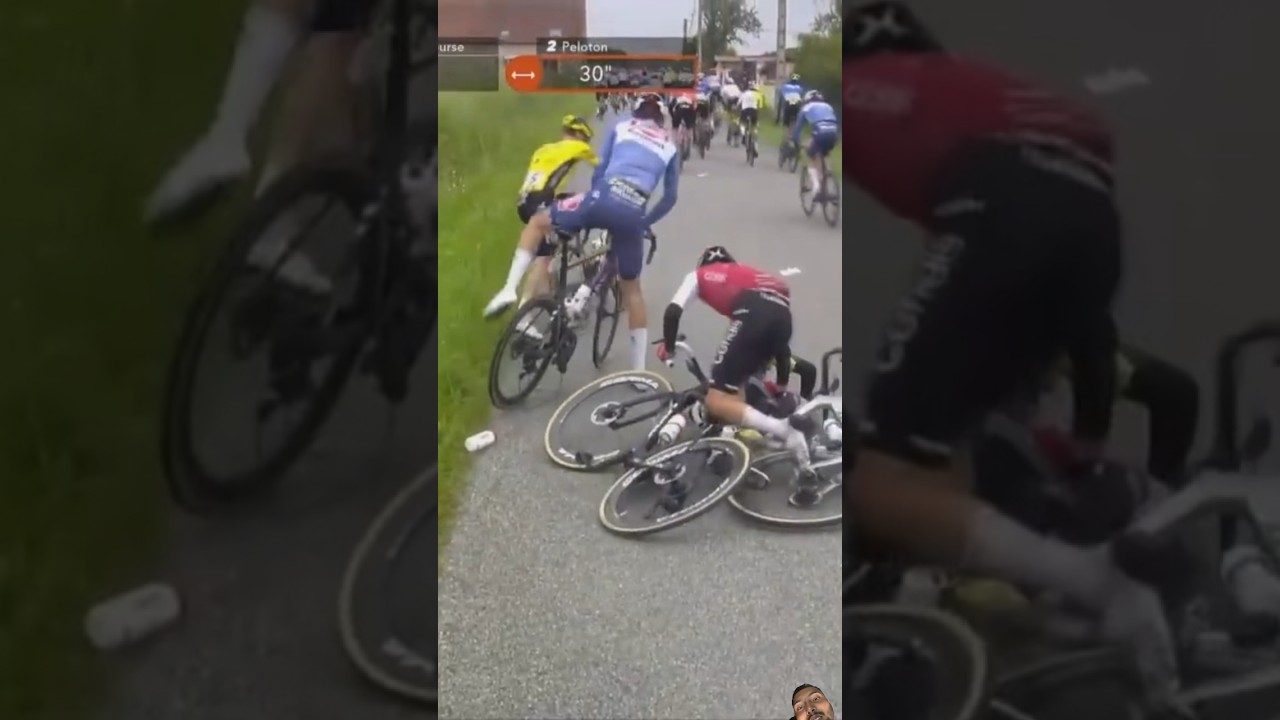 Cycling race 🔝😱#sports#cycling#roadcycling#cyclingsport#viral#trackcycling#ytshort#automobile
