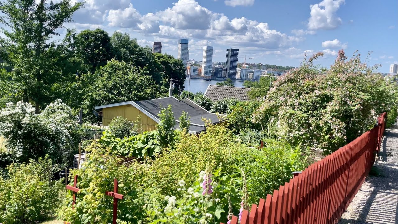 Midsummer Walk in the lovely gardens of Tanto, Södermalm. 4K, natural sound