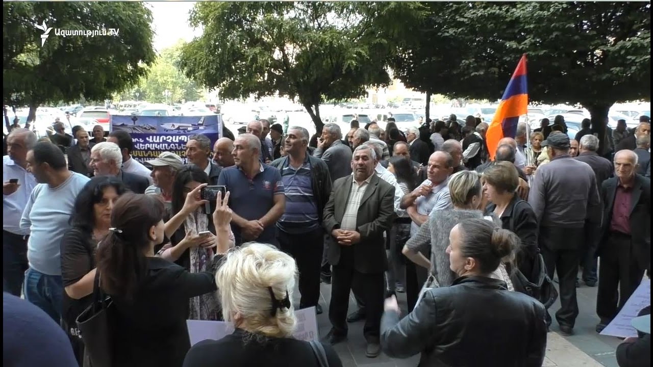 Արարատի մարզի խաղողագործները պահանջում են մթերված բերքի գումարը