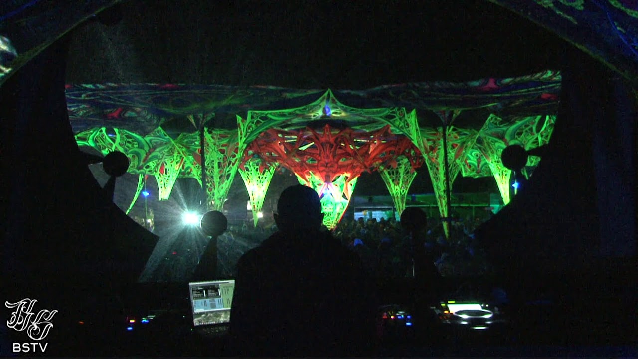 The Dog of Tears @ Cosmic Crew 16 anos - like BSTV