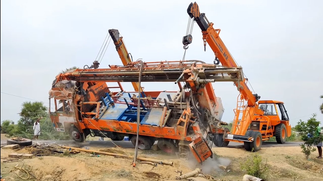 Borewell truck accident and rescue by cranes | Come to Village