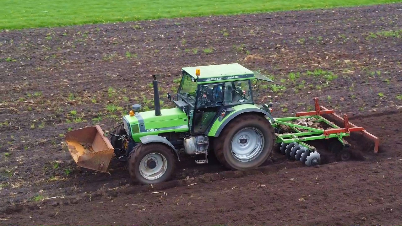 Deutz-Fahr harrowing