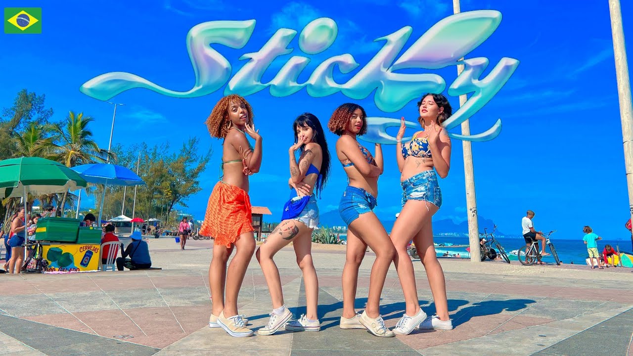 🇧🇷 [KPOP IN PUBLIC] KISS OF LIFE (키스오브라이프) ‘Sticky’ / Rio de Janeiro Beach dance cover by AURORA