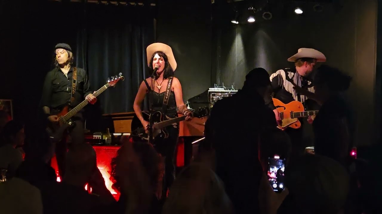 Jenny Dont & Hot Spurs Fire in western world (Dead Moon) Jazzbar Klub Uffe Uppsala 2024-10-08