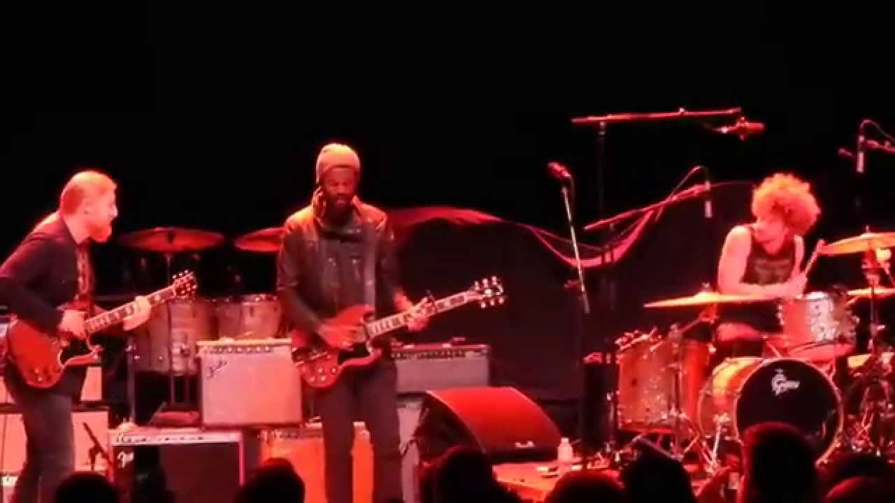 Don't Owe You a Thing - Gary Clark Jr. (w/Derek Trucks) - Greek Theater - Los Angeles - Nov 1 2014