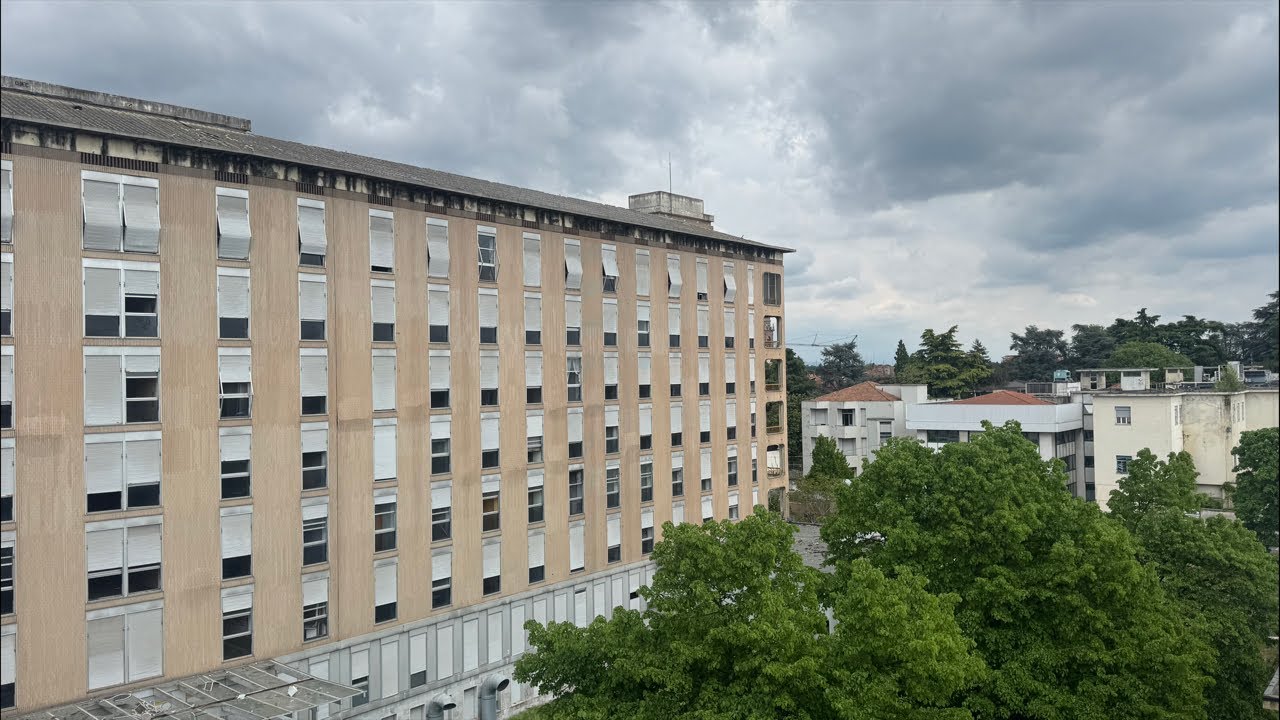 Exploring a Huge Abandoned hospital in Italy…