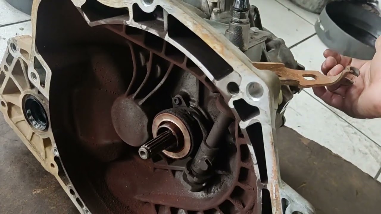 rolamento de embreagem , barulho ao pisar na embreagem é rolamento da embreagem ok!