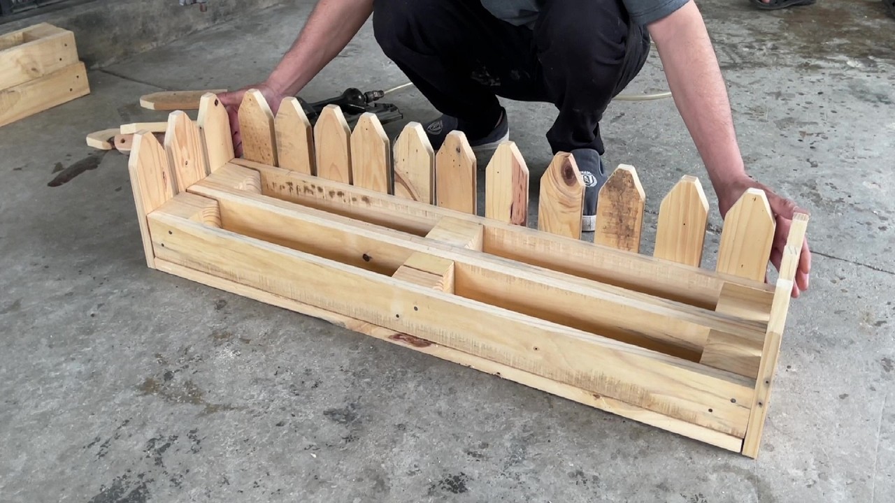 DIY Pallet Garden Ideas - Plant Pot Ideas Combined with Wooden Pallet Fences