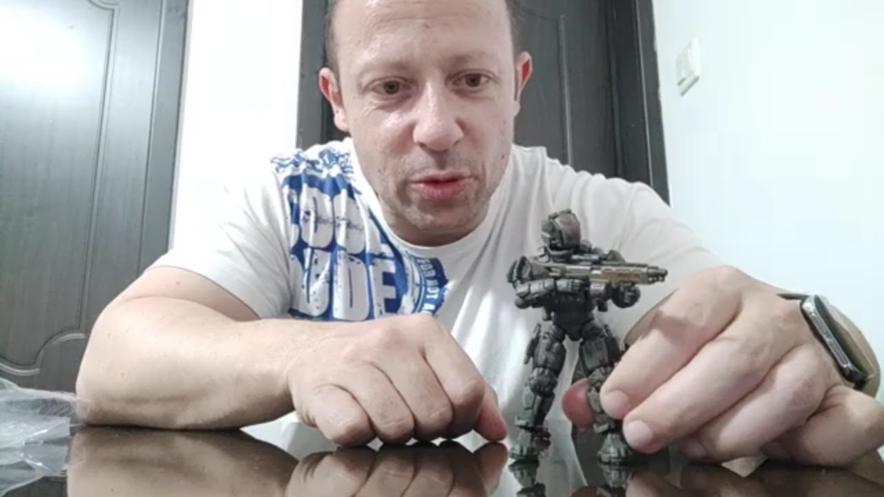 Acid Rain World Glaucus Infiltrator 1:18 scale action figure. A nice addition to the 303 Marines
