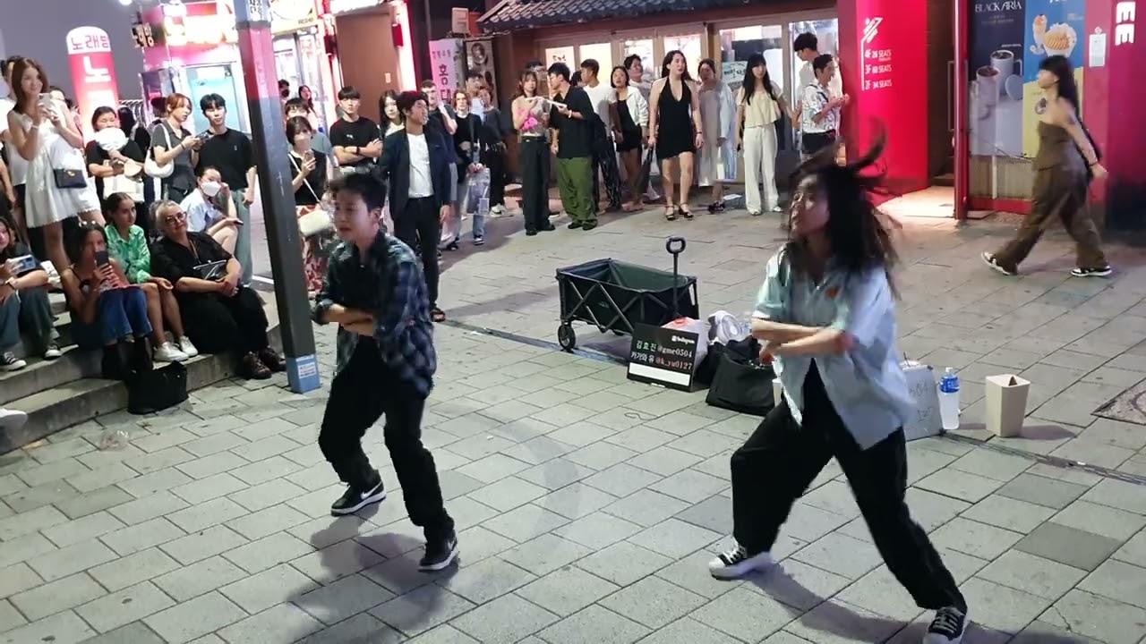[STREET ARTIST] YU KAGAWA & HYOJIN. INTERACTIVE HONGDAE BUSKING. 230815.