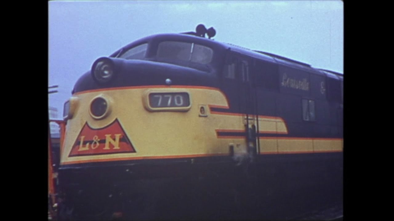Louisville & Nashville Railroad's passenger train Heading Out!