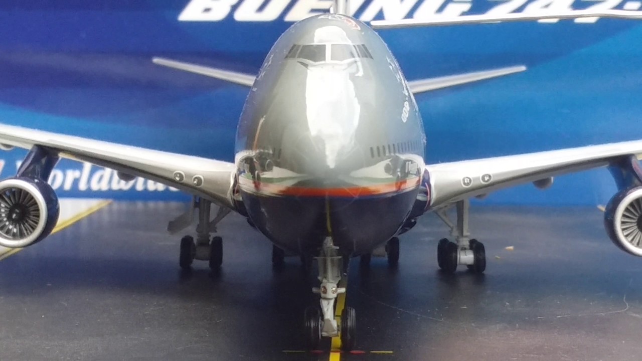 JC Wings 200 United Airlines B747-400(Battleship Grey Livery)Review