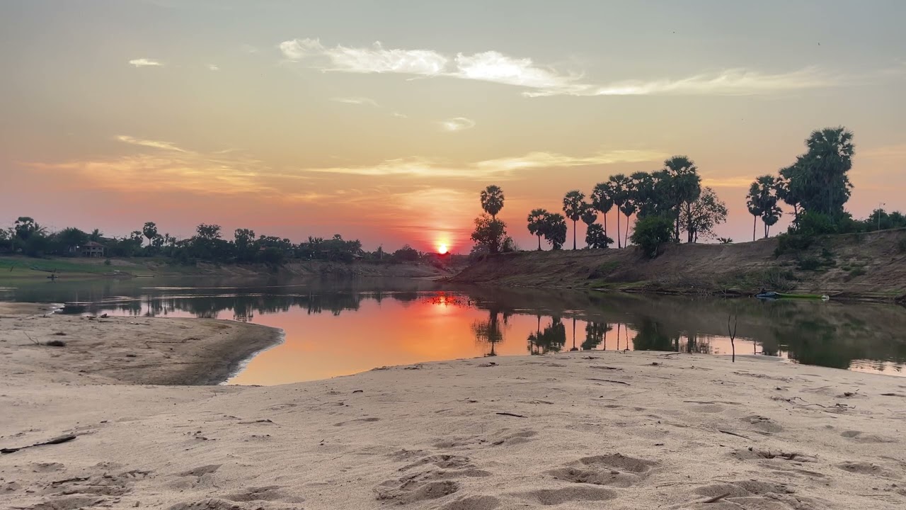 មើលថ្ងៃលិចតាមដងស្ទឹង