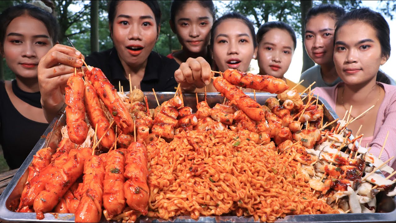 Amazing cooking noodle with hot dog and chili sauce recipe - Amazing video