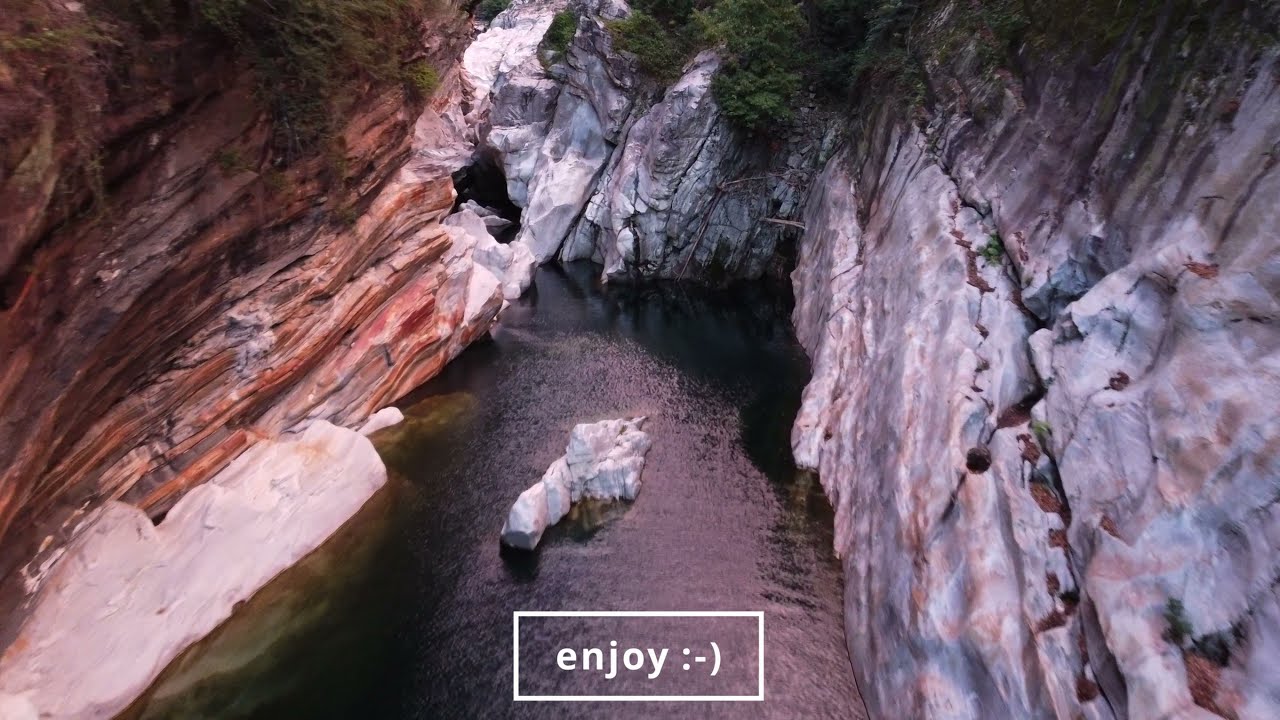 Mit der mavic mini durch die Maggia Schlucht, Ponte Brolla,  Maggiatal, Tessin.
