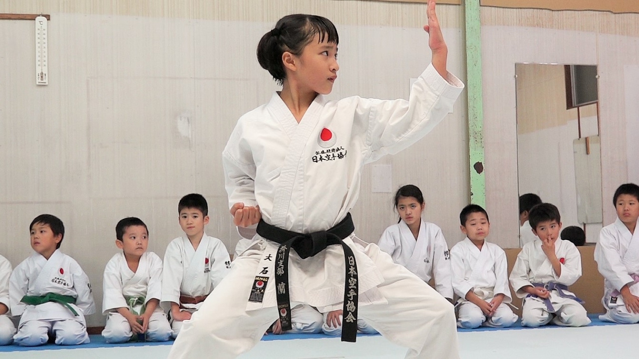 笑顔と元気がいっぱいの静岡の空手道場 Smile Karate! JKA Karate kids in Shizuoka