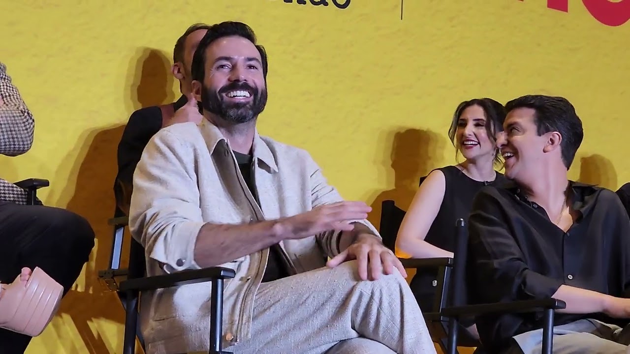 CHESPIRITO [Sin Querer Queriendo / Conferencia de Prensa]