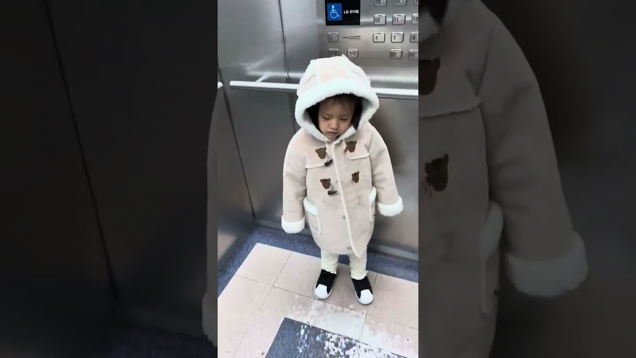 엄마가 미술학원에 빨리 데릴러와서 삐짐