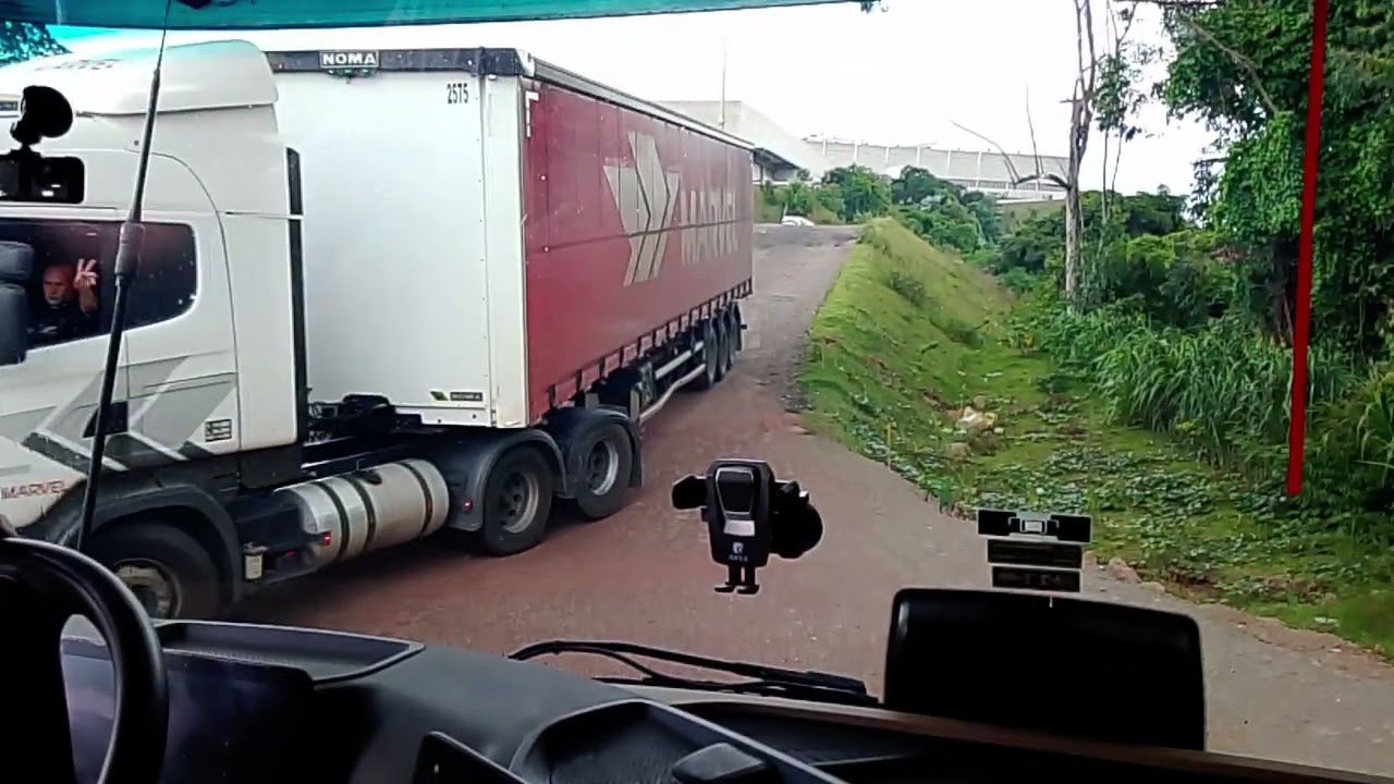 Dia de lavação do carro e das roupas 👚#carreteiro #estrada #caminhoneiro #transporte 