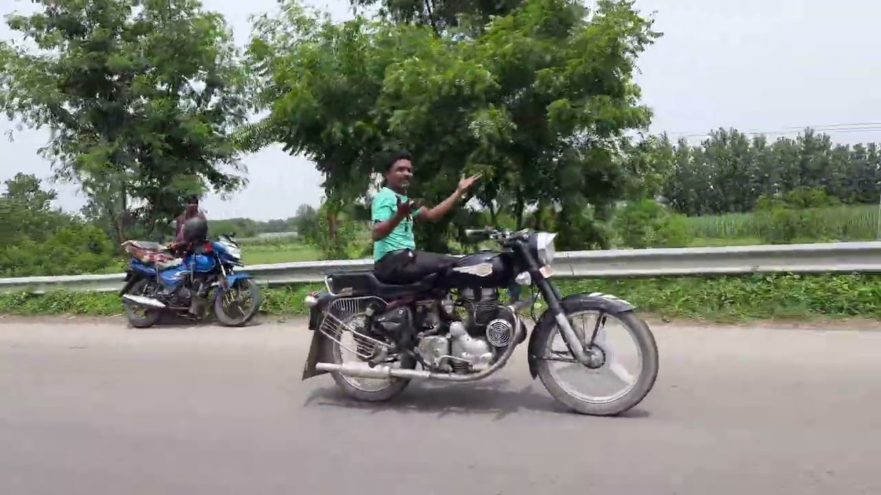 Royal Enfield Bullet 350 Ride without Hand on Bareilly Lucknow Highway | Bike Stunt | Best Biker I