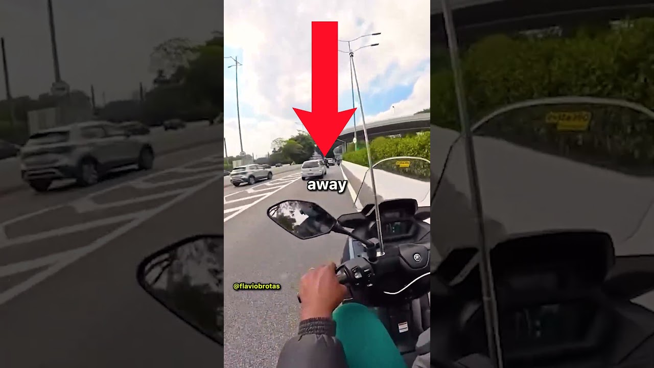 Biker Gets Phone Stolen When Driving