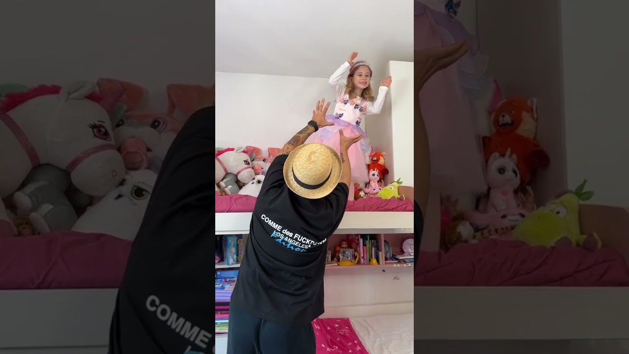 Giorgia cade dal letto a castello mentre balla con Papà Salvo! 