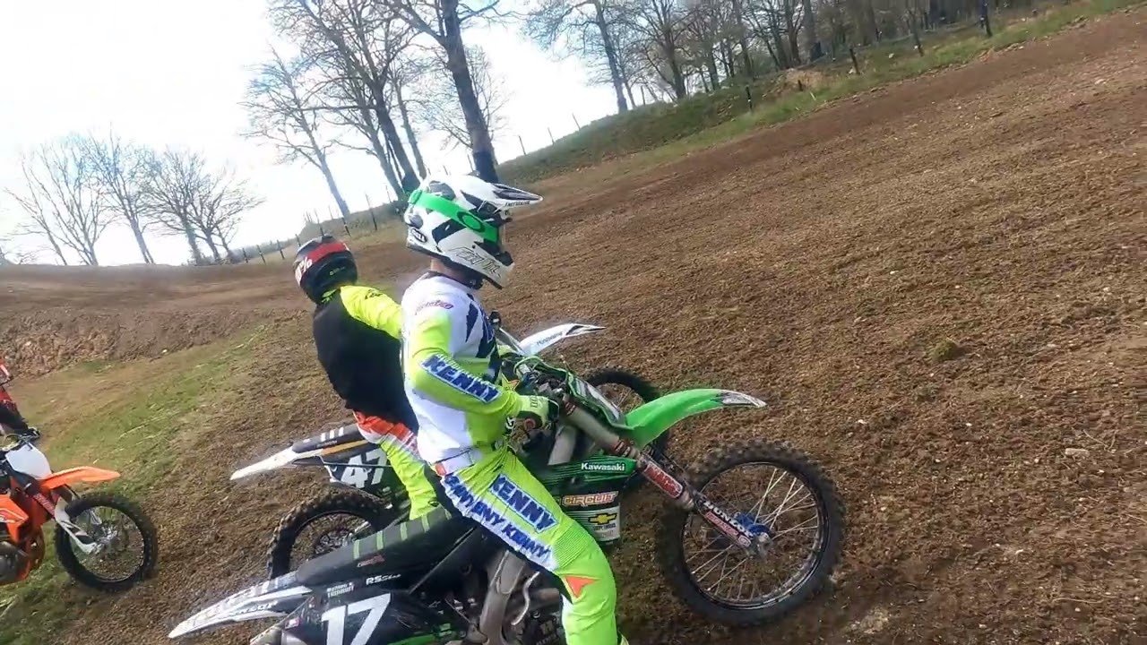 entrainement à montgenost moto-cross