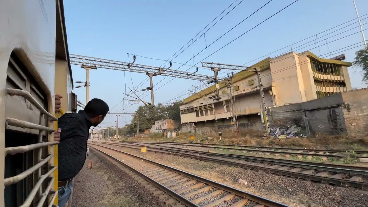Bellary Junction |Train 17226 Amravati Express Approaching Bellary Station In Karnataka