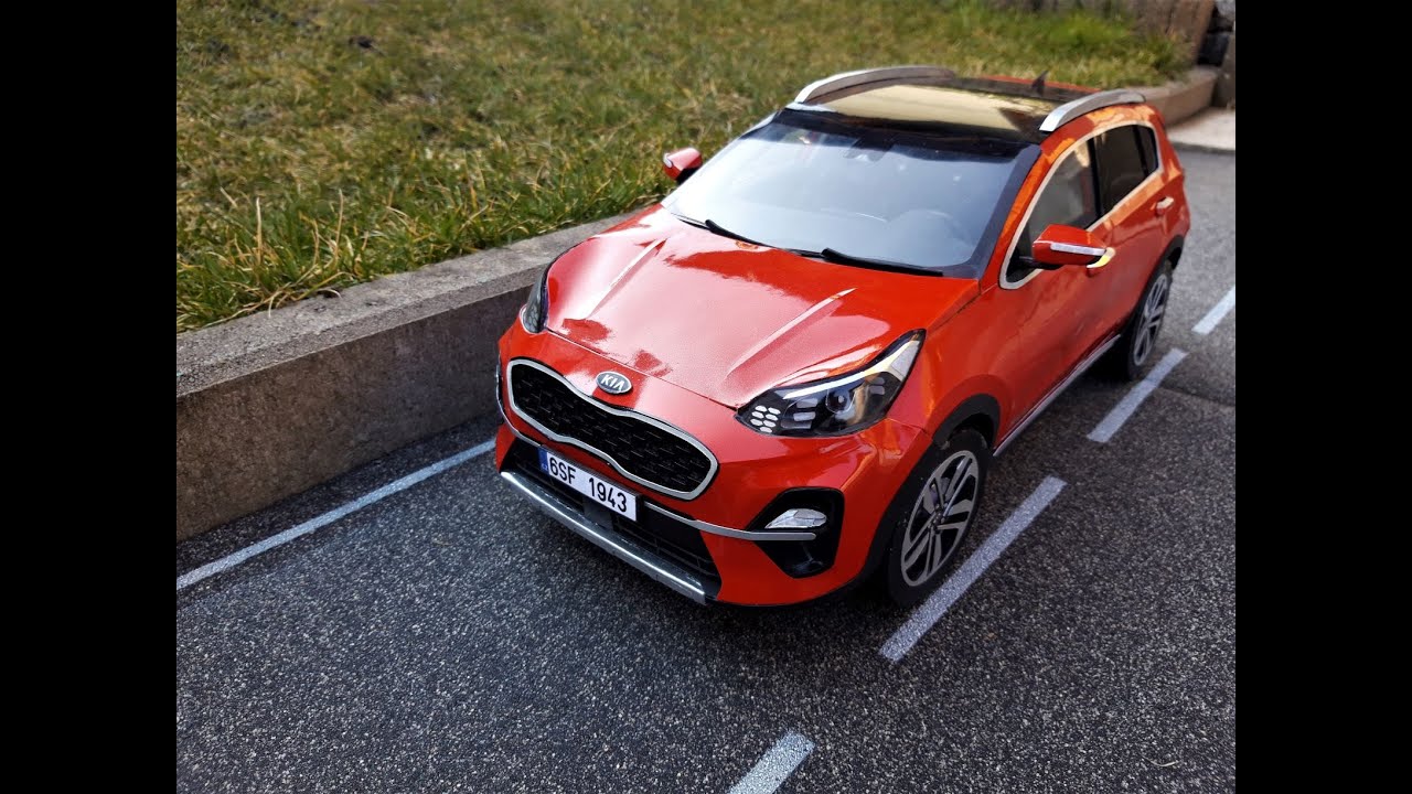 KIA Sportage - výroba papírového modelu