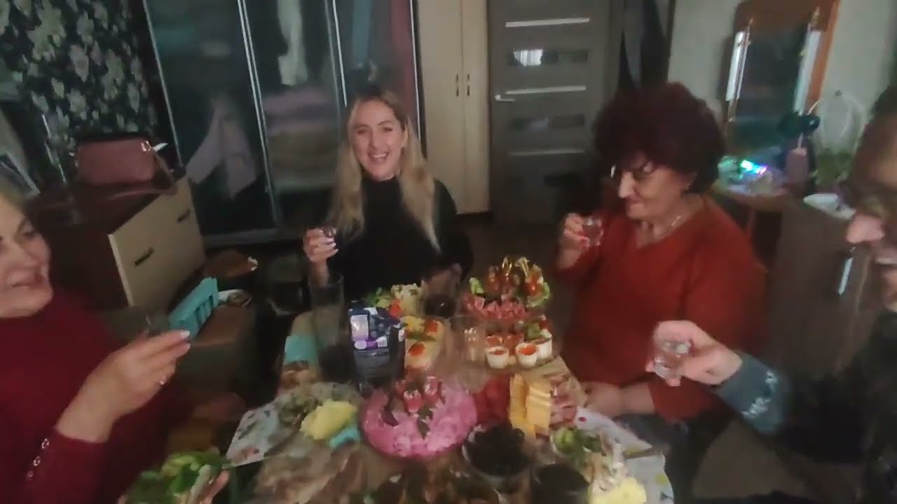 Радостные события на фоне бытовых забот...