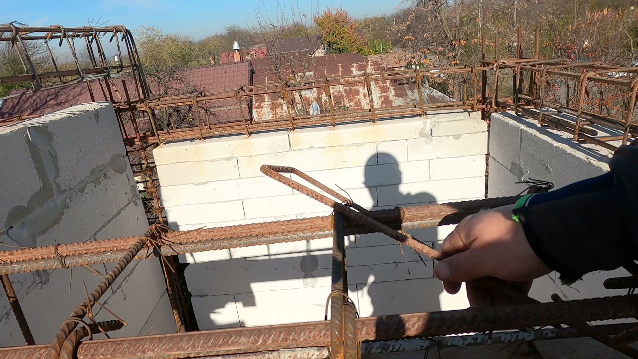 Cum se cofreaza stalpii ? Cum se face fierul ?Cofrare si armare grinzi la mansarda .