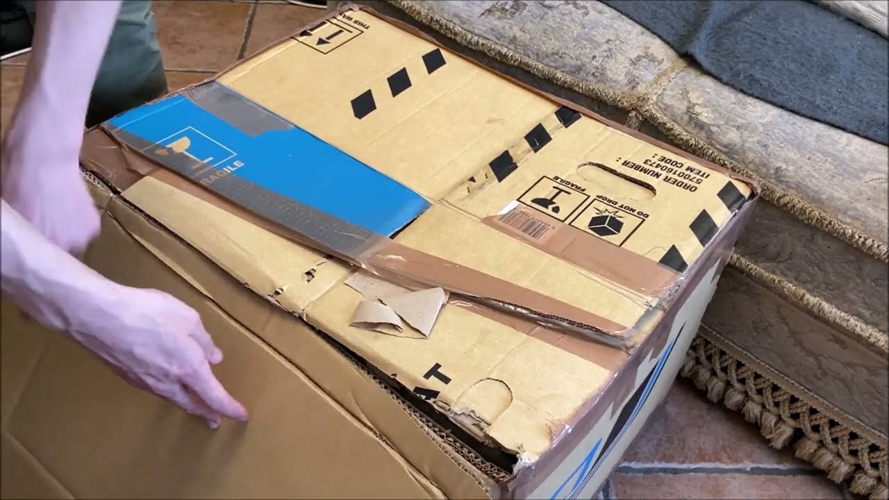 1980's (Retro Vintage) Grundig 14 inch Crt TV (Unboxing)
