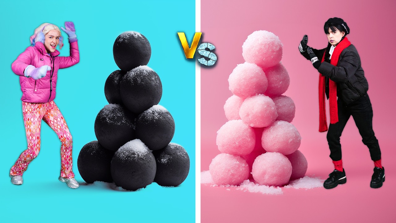 Vad döljer sig i snön? Wednesday vs Enid Bästa Vinterknep! Roliga Situationer av Gotcha!