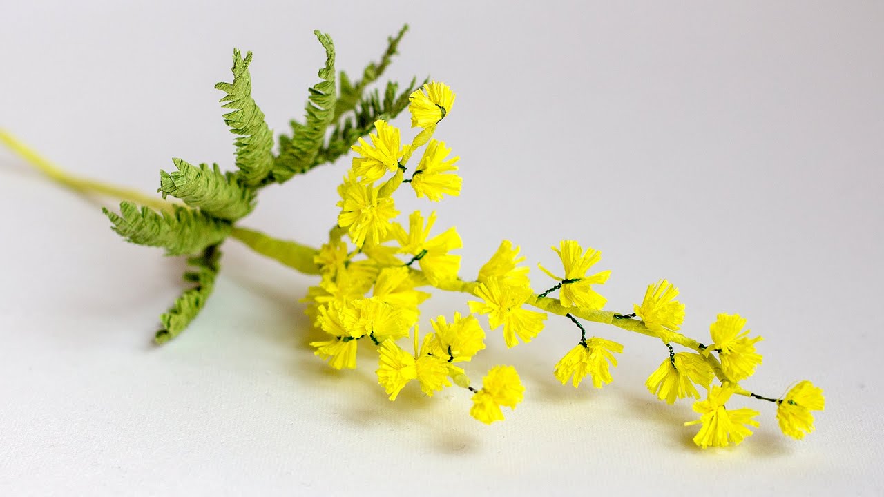 Мимоза из гофрированной бумаги. Весенние цветы // How to make paper mimosa